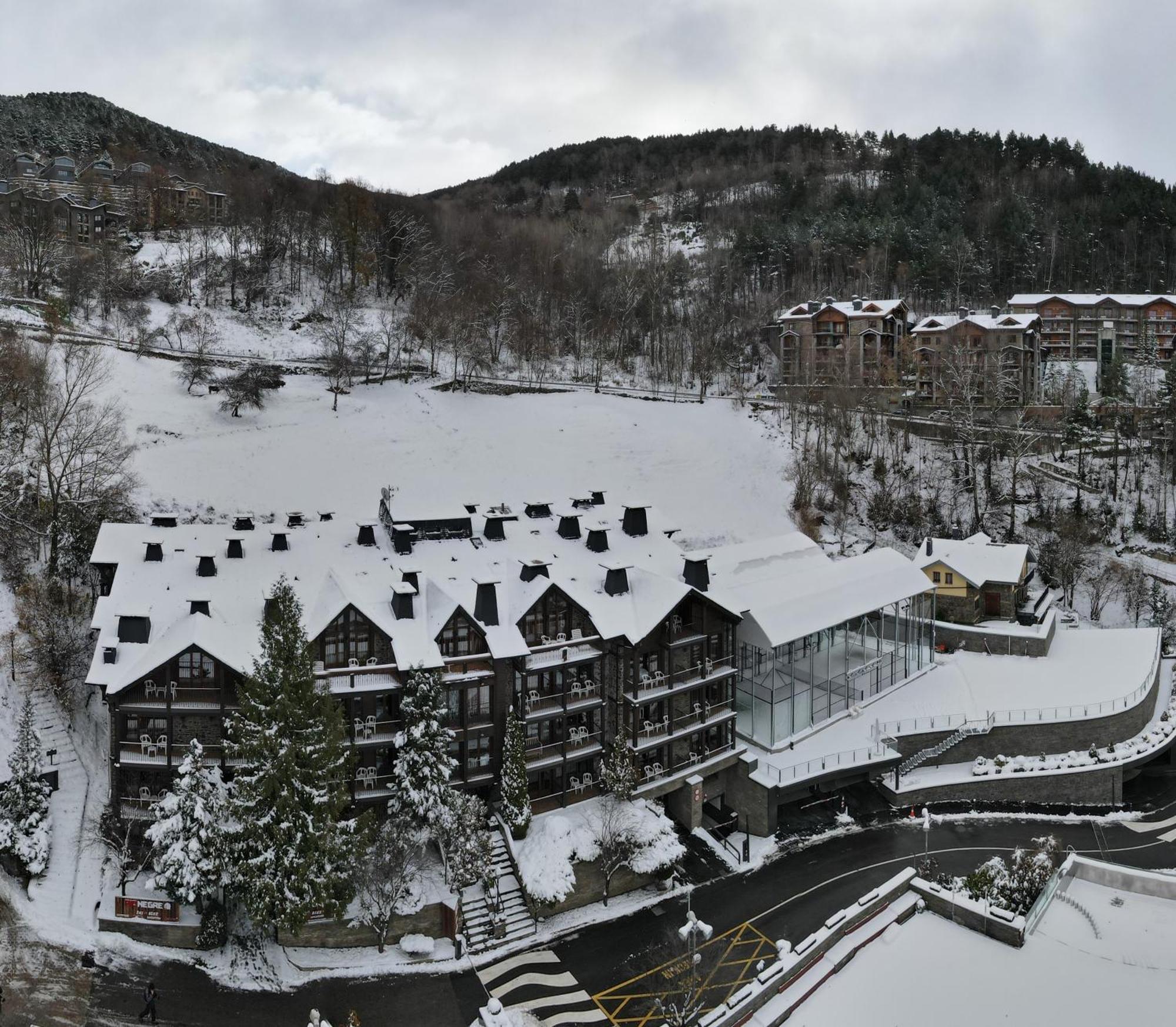 Aparthotel Anyospark Mountain & Wellness Resort La Massana Bagian luar foto